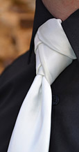 Cravate en satin blanc